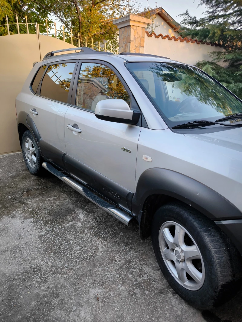 Hyundai Tucson, снимка 3 - Автомобили и джипове - 52647425