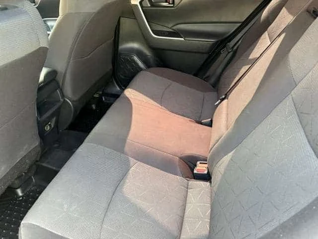 Toyota Rav4 * LE AWD * * CAMERA BLUETOOTH CARPLAY NO ACCIDENTS, снимка 12 - Автомобили и джипове - 54930738