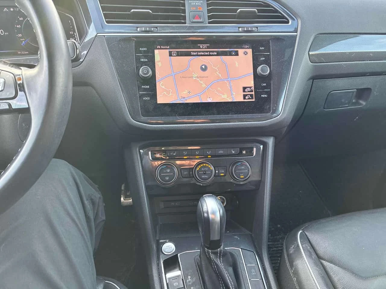 VW Tiguan * Highline * CARFAX * ДИГИТАЛНО ТАБЛО* ПОДГРЕВ*  - изображение 9