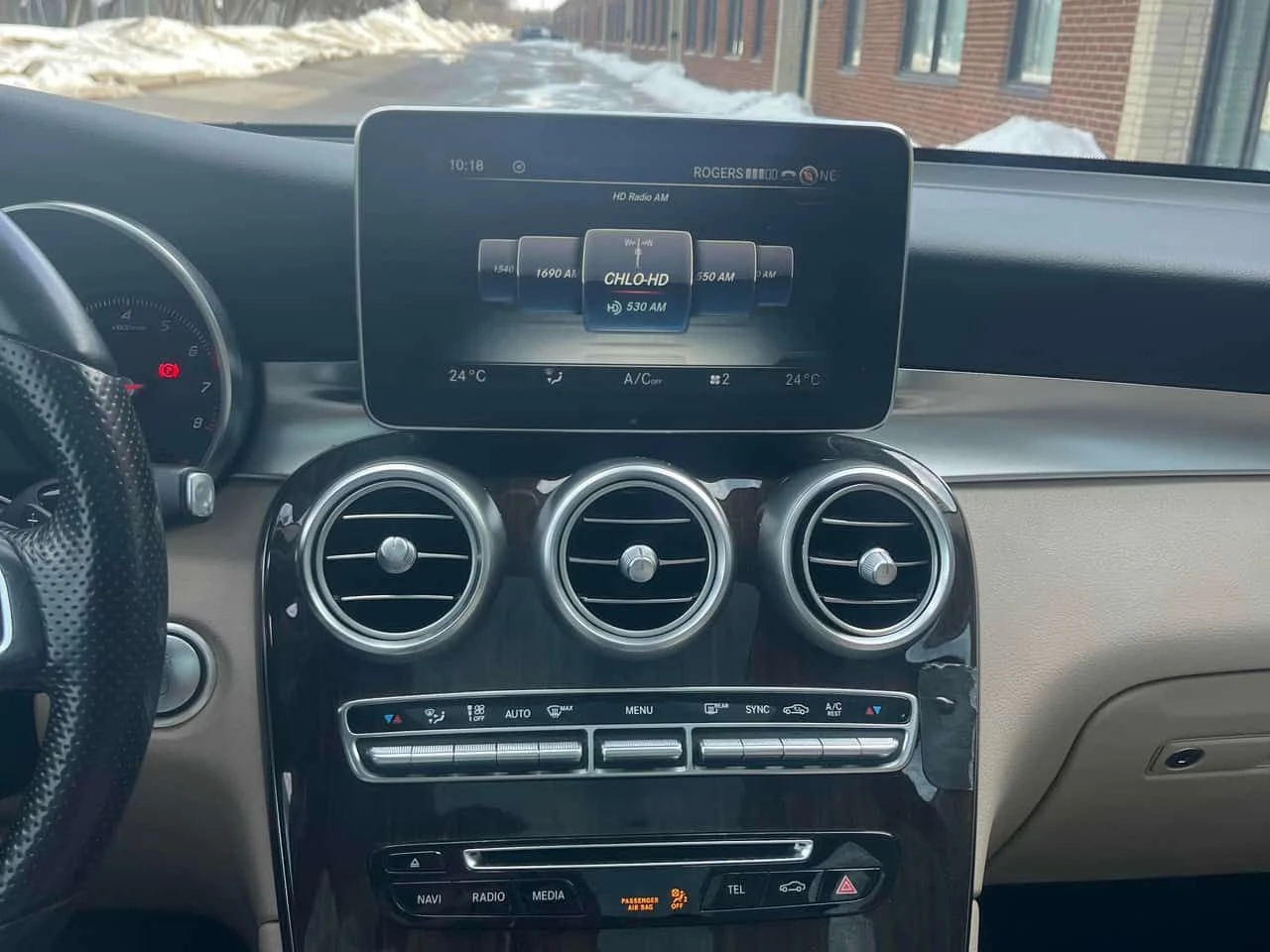 Mercedes-Benz GLC 300 * 4MATIC* DISTRONIC* ПОДГРЕВИ* ПАНОРАМА* , снимка 9 - Автомобили и джипове - 53828407