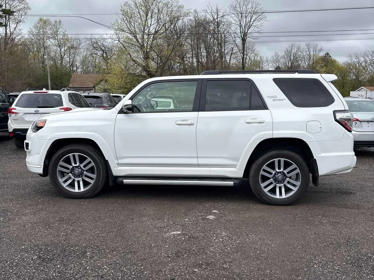 Toyota 4runner | 4WD | DISTRONIC | ПОДГРЕВ | ШИБИДАХ |  , снимка 2 - Автомобили и джипове - 54629097