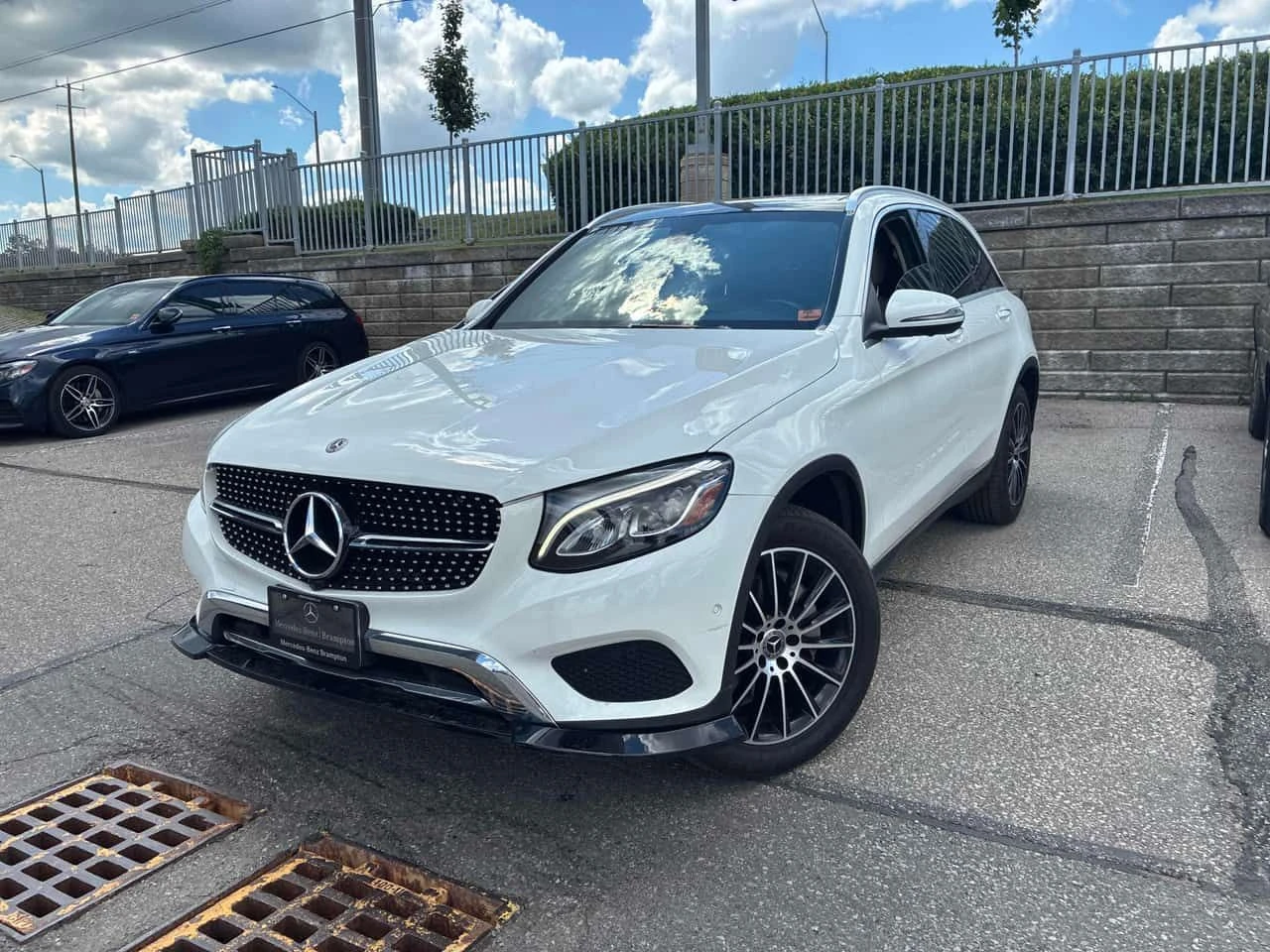 Mercedes-Benz GLC 300 * CARFAX * ОТ ПРЕДСТАВИТЕЛСТВО НА МЕРЦЕДЕС * 