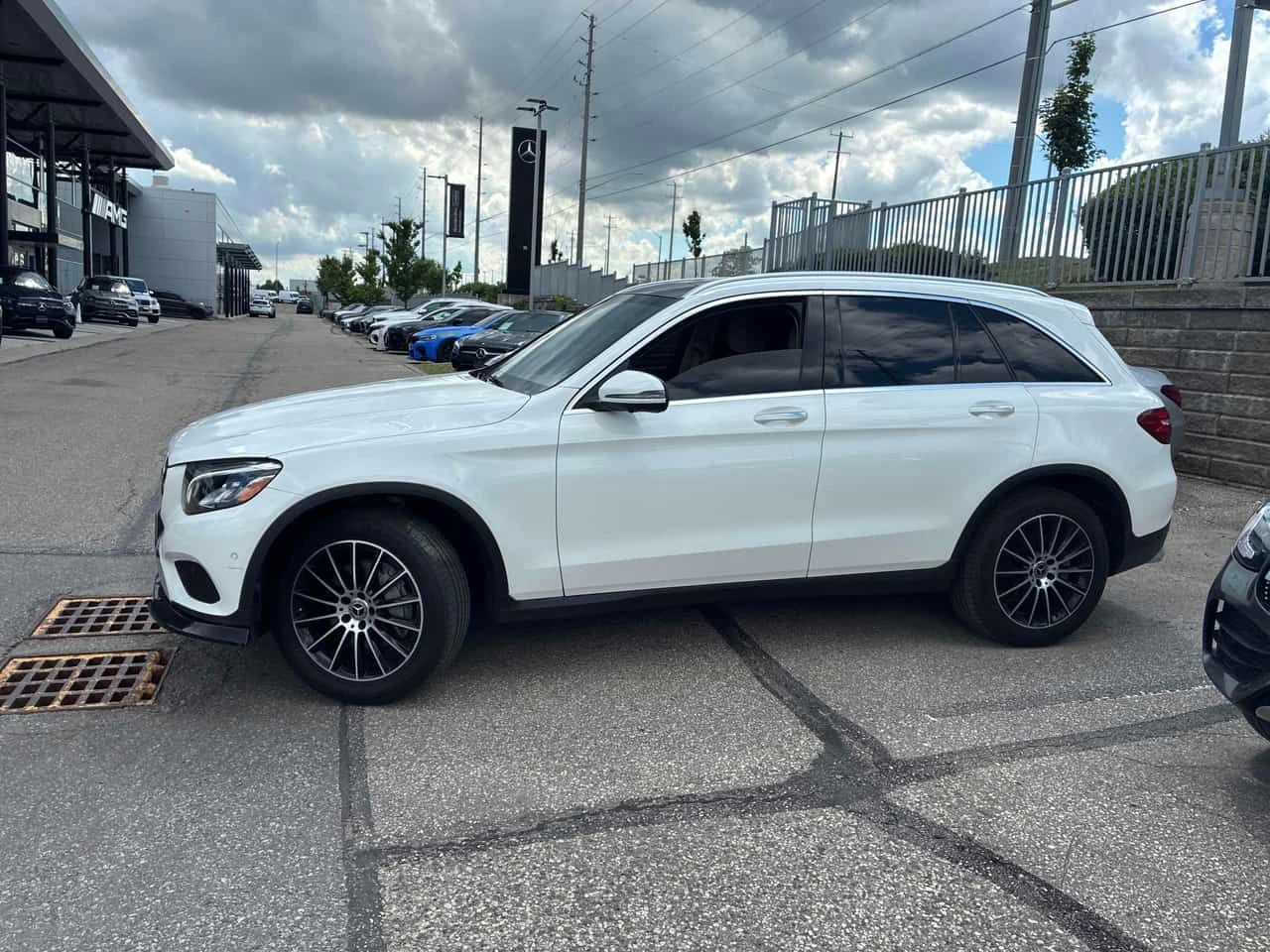 Mercedes-Benz GLC 300 * CARFAX * ОТ ПРЕДСТАВИТЕЛСТВО НА МЕРЦЕДЕС * , снимка 2 - Автомобили и джипове - 55245471