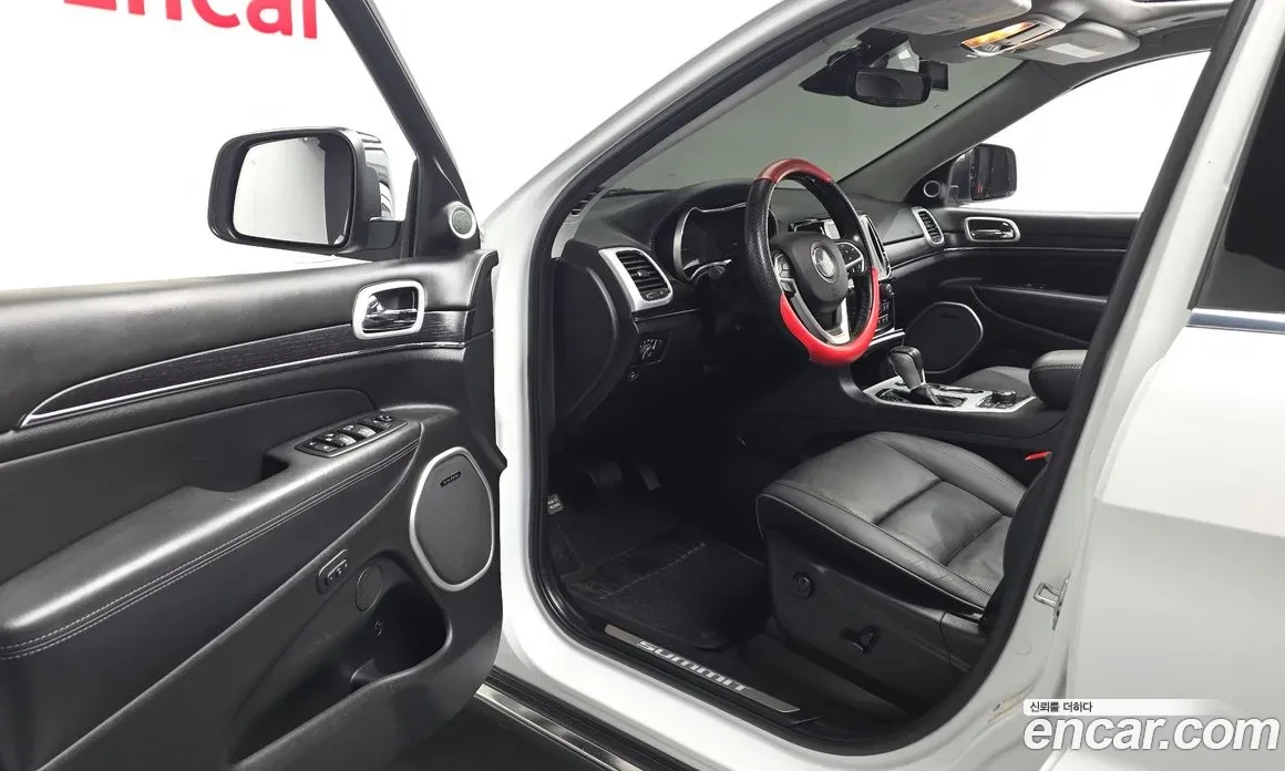 Jeep Grand cherokee 3.6 SUMMIT HARMON KARDON/PANORAMA/360CAM, снимка 9 - Автомобили и джипове - 55525669