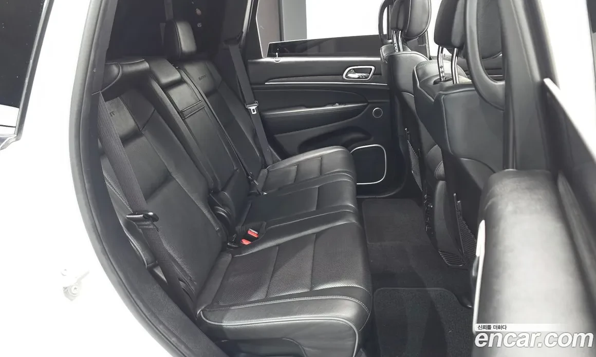 Jeep Grand cherokee 3.6 SUMMIT HARMON KARDON/PANORAMA/360CAM, снимка 11 - Автомобили и джипове - 55525669
