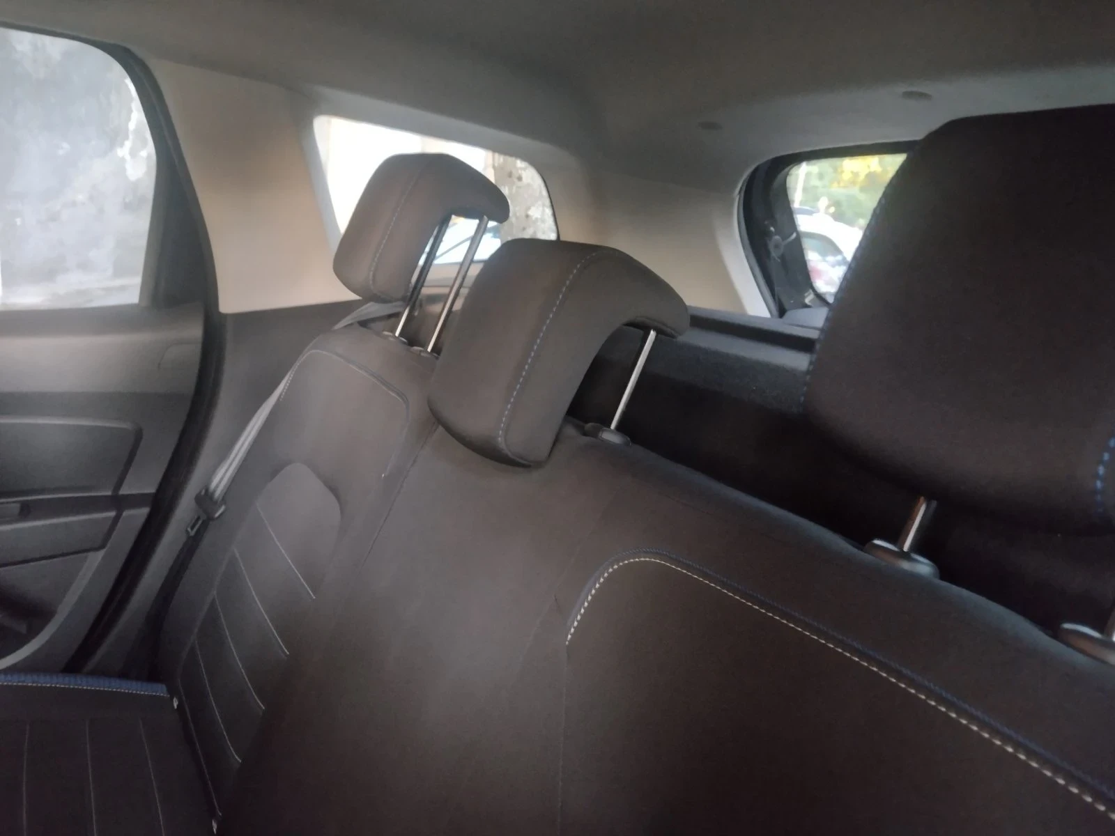 Dacia Duster, снимка 8 - Автомобили и джипове - 55544242