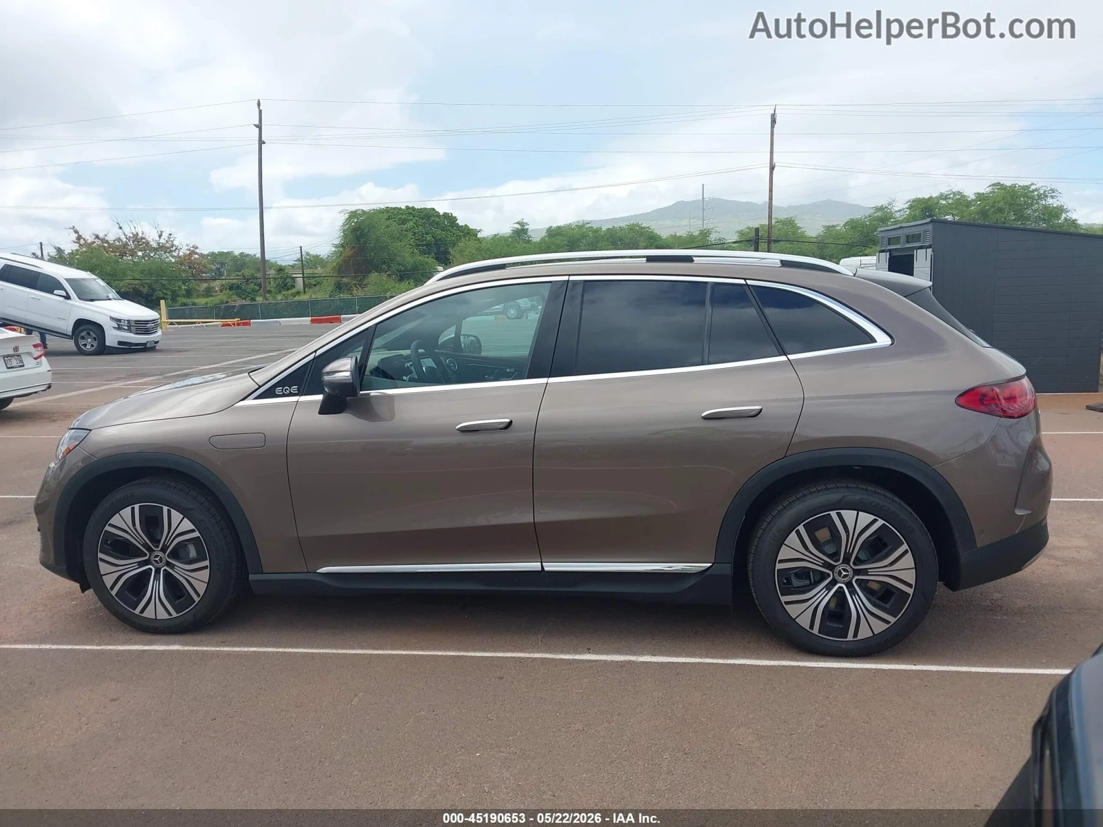 Mercedes-Benz EQE SUV* 320+ * Burmester* Пано* НОВА* Цена до БГ, снимка 8 - Автомобили и джипове - 55816432