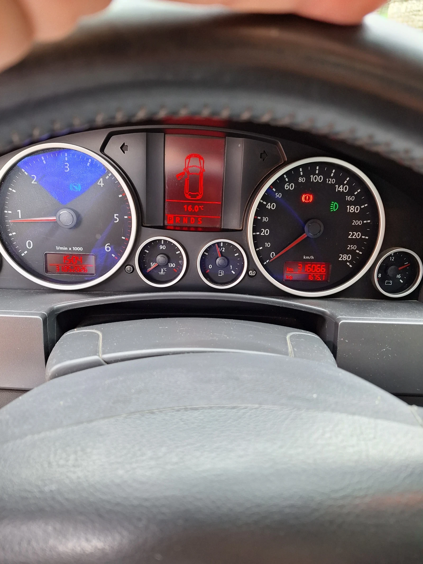 VW Touareg, снимка 6 - Автомобили и джипове - 56204784