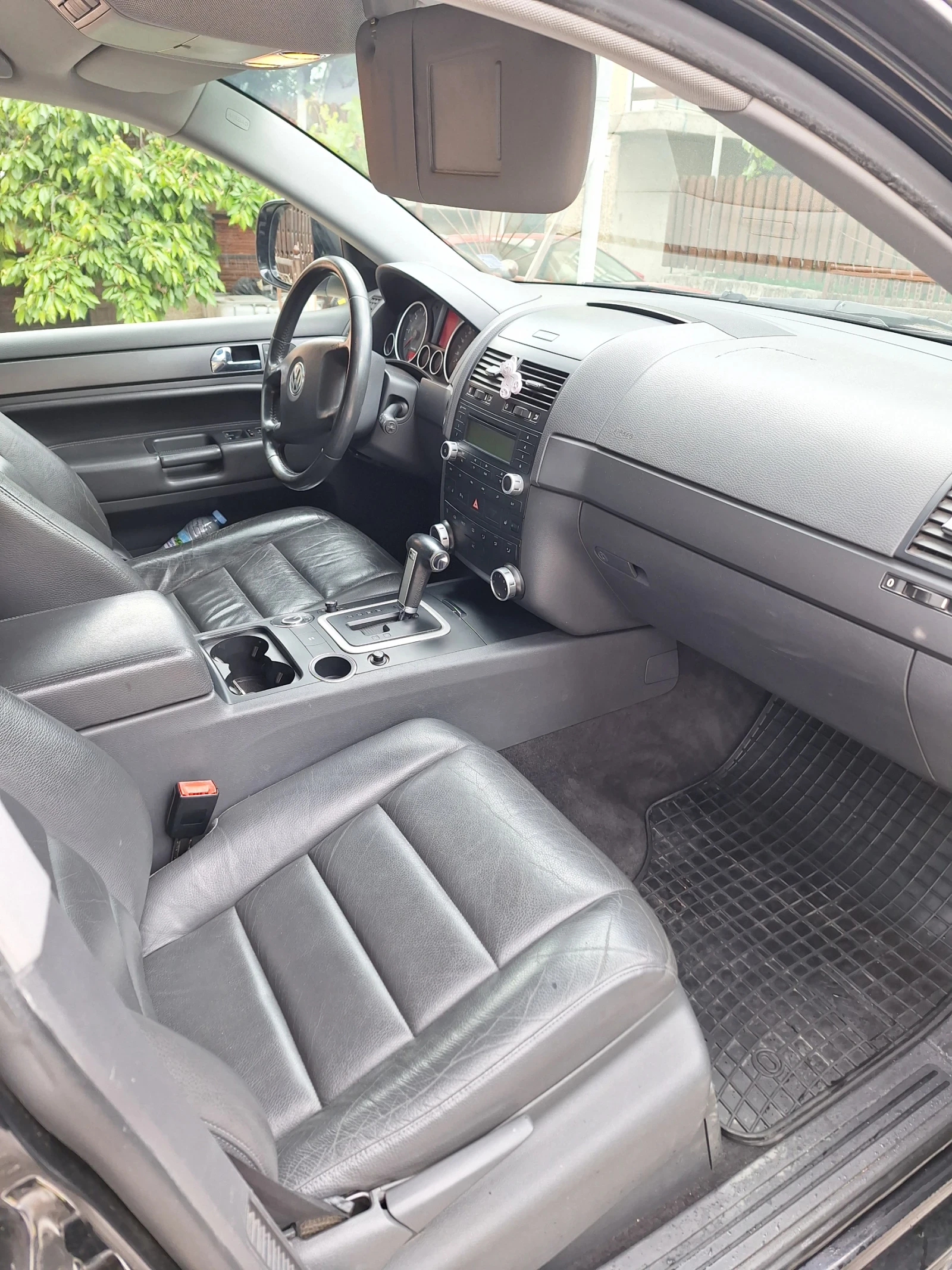 VW Touareg, снимка 9 - Автомобили и джипове - 56204784