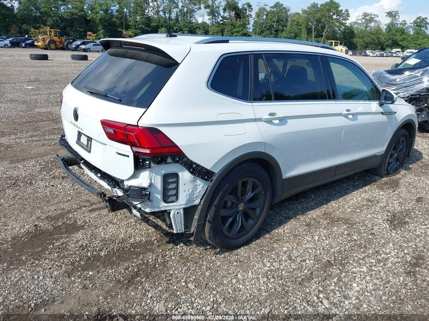 VW Tiguan APPLE CARPLAY| HEATED FRONT SEATS| , снимка 5 - Автомобили и джипове - 56722208
