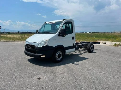 Iveco Daily 35S15 3.5T/B KAT * КЛИМА ПЕРФЕКТЕН, снимка 5 - Бусове и автобуси - 56215109