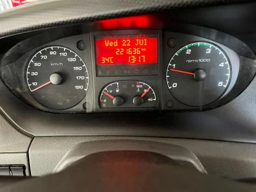 Iveco Daily 35S15 3.5T/B KAT * КЛИМА ПЕРФЕКТЕН, снимка 14 - Бусове и автобуси - 56215109