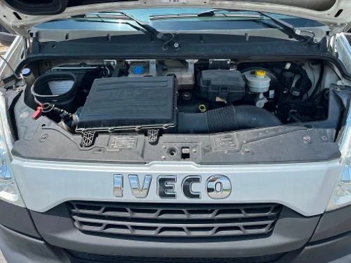 Iveco Daily 35S15 3.5T/B KAT * КЛИМА ПЕРФЕКТЕН, снимка 15 - Бусове и автобуси - 56215109