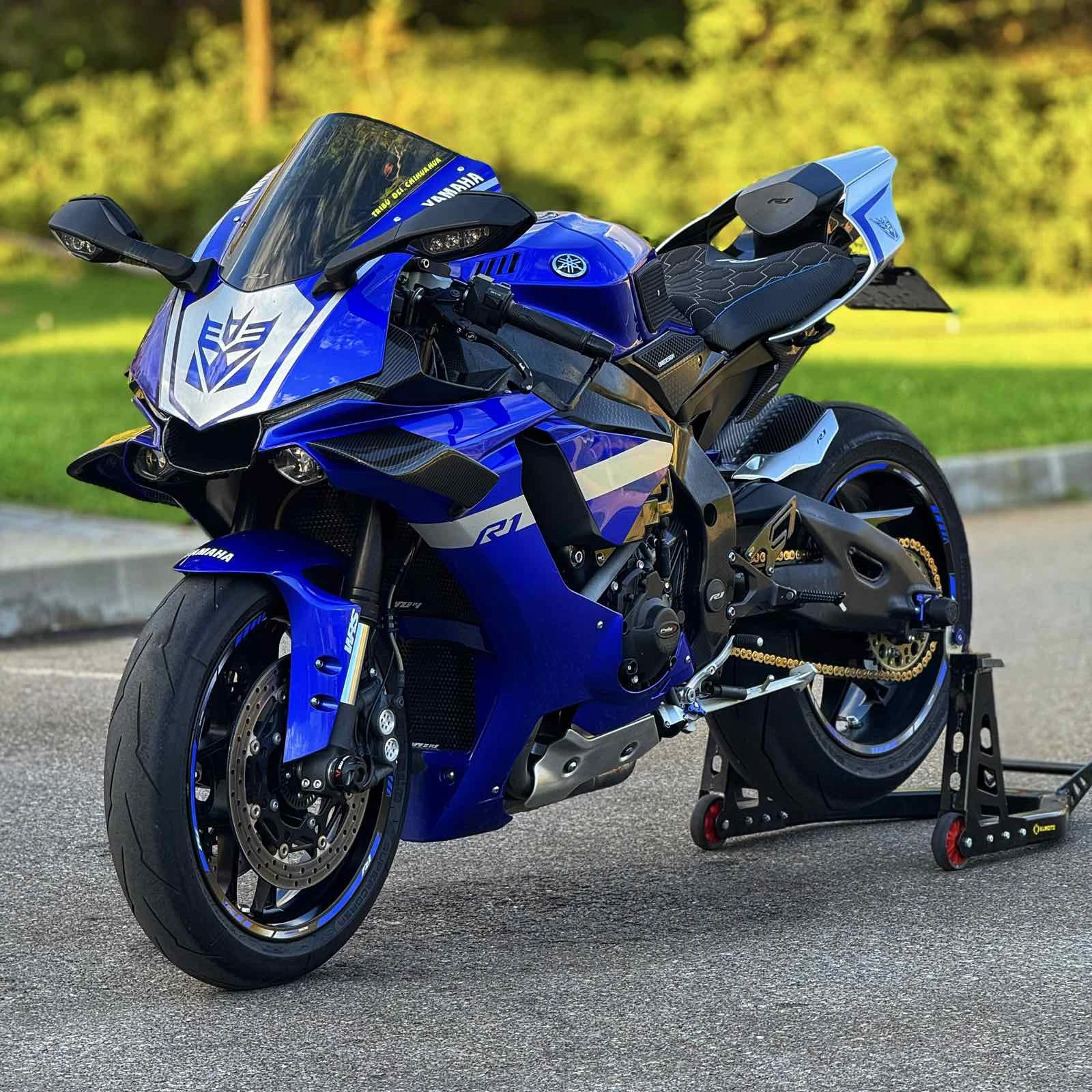 Yamaha YZF-R1