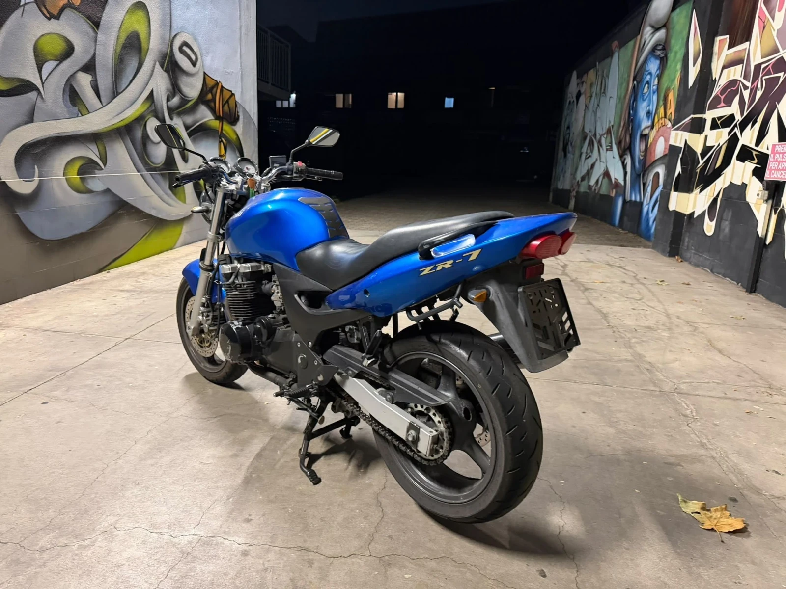Kawasaki Zr 750кубика НАКЕТ УНИКАТ, снимка 3 - Мотоциклети и мототехника - 56327393