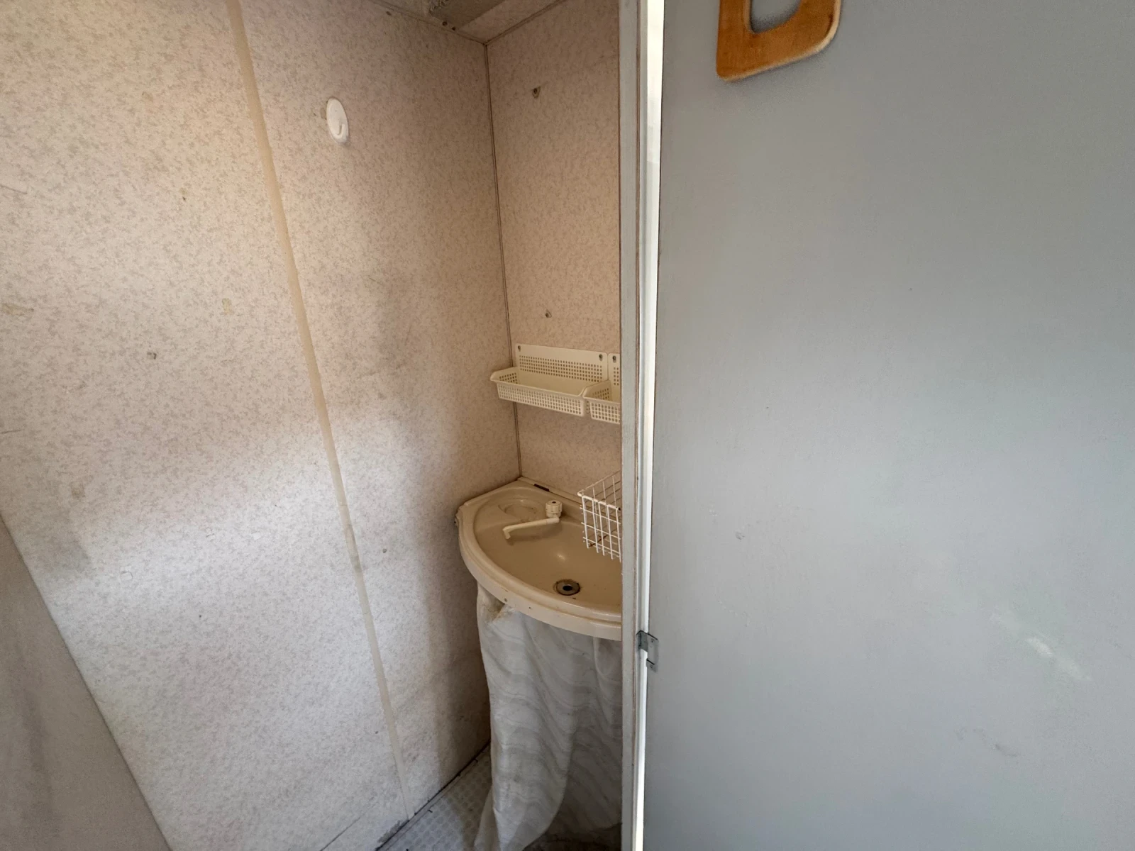 Каравана Chateau City, снимка 15 - Каравани и кемпери - 55152149