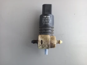 Помпа чистачки Фолксваген Пасат Б6 1.8тси 