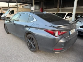 ����� �� �������� �� Lexus ES 300 h F Sport 