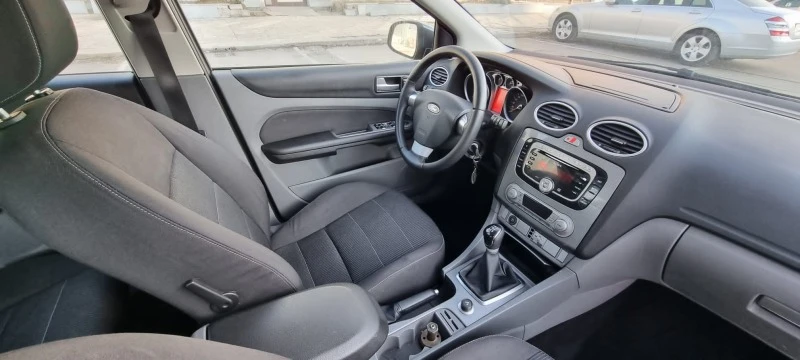 Ford Focus 2.0i Газ Бензин ЛИЗИНГ, снимка 11 - Автомобили и джипове - 39146386