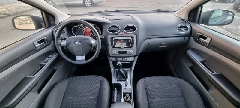 Ford Focus 2.0i Газ Бензин ЛИЗИНГ, снимка 9 - Автомобили и джипове - 39146386