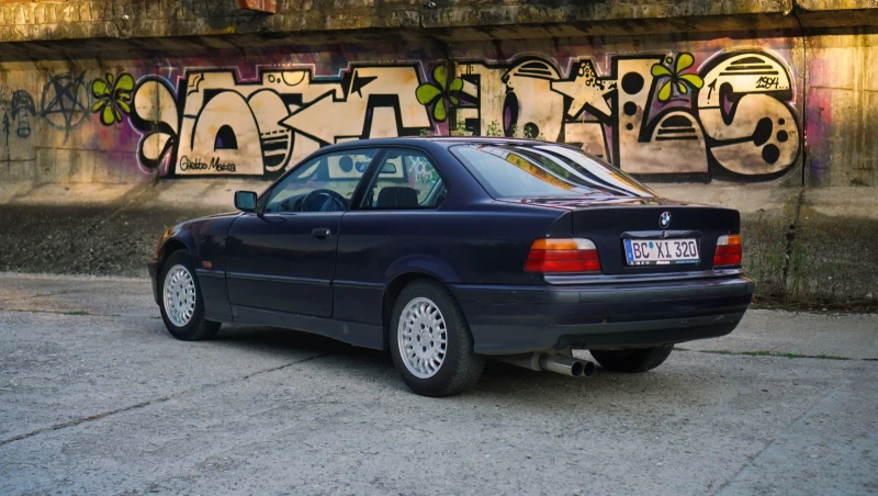 BMW 320, снимка 5 - Автомобили и джипове - 47330657