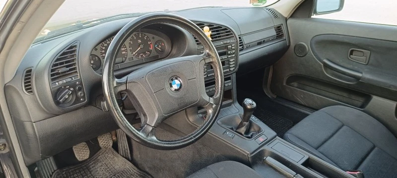 BMW 320, снимка 10 - Автомобили и джипове - 47330657