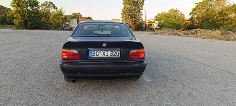 BMW 320, снимка 5 - Автомобили и джипове - 47330657