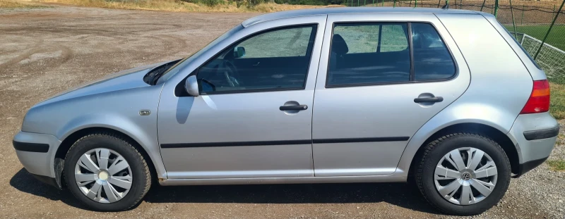 VW Golf, снимка 2 - Автомобили и джипове - 52642274