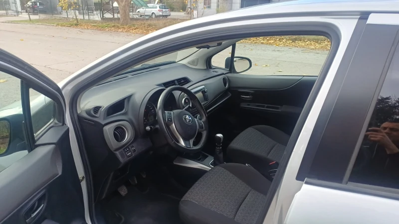 Toyota Yaris 1, 4 дизел , снимка 6 - Автомобили и джипове - 52512621