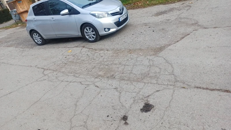 Toyota Yaris 1, 4 дизел , снимка 3 - Автомобили и джипове - 52512621