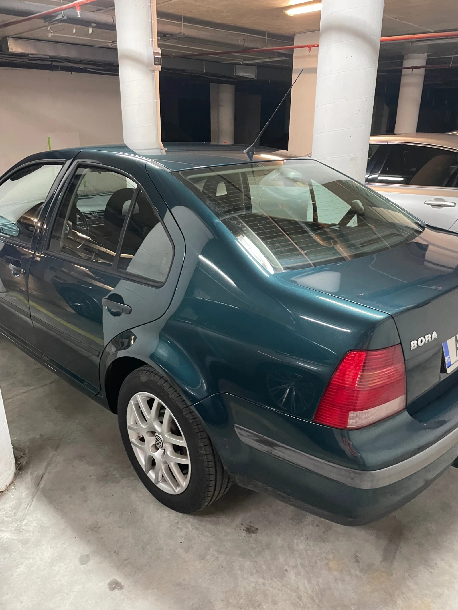 VW Bora 1.6, 105 .. Edition | Mobile.bg   15