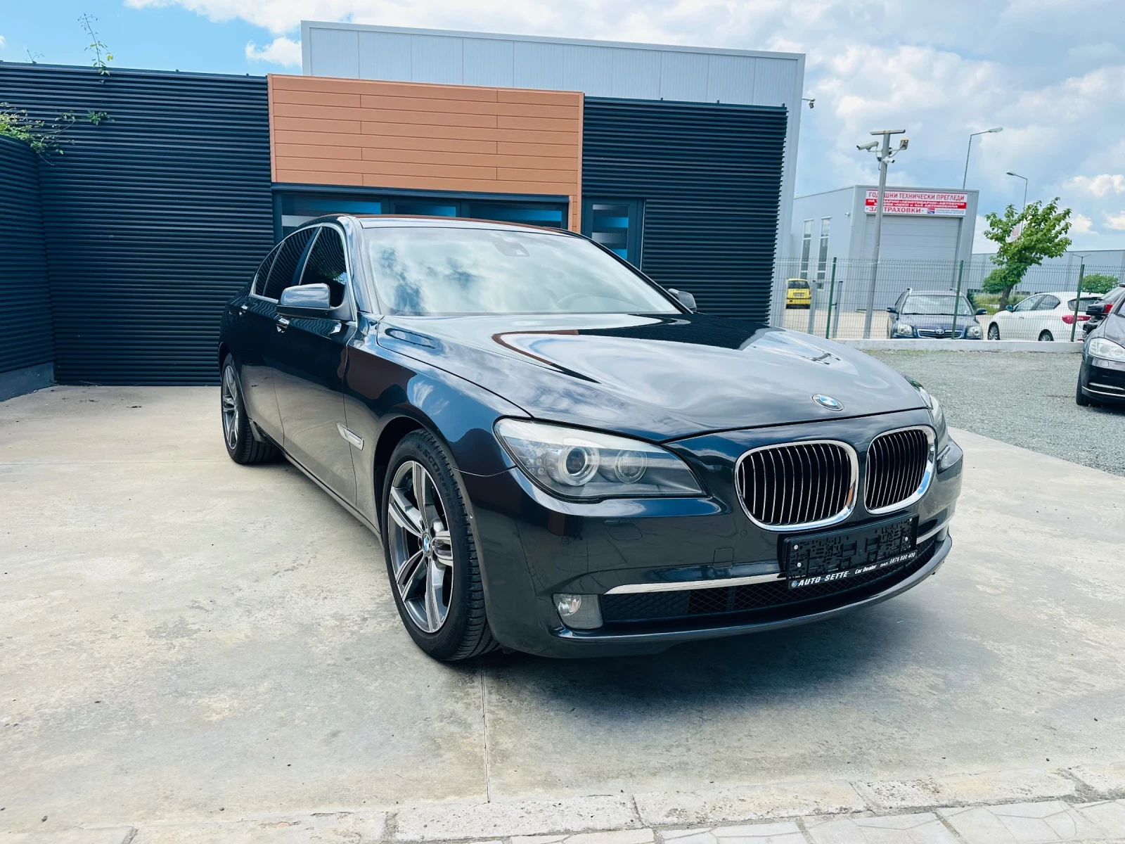 BMW 730 3.0D/Navi/Камера - изображение 3