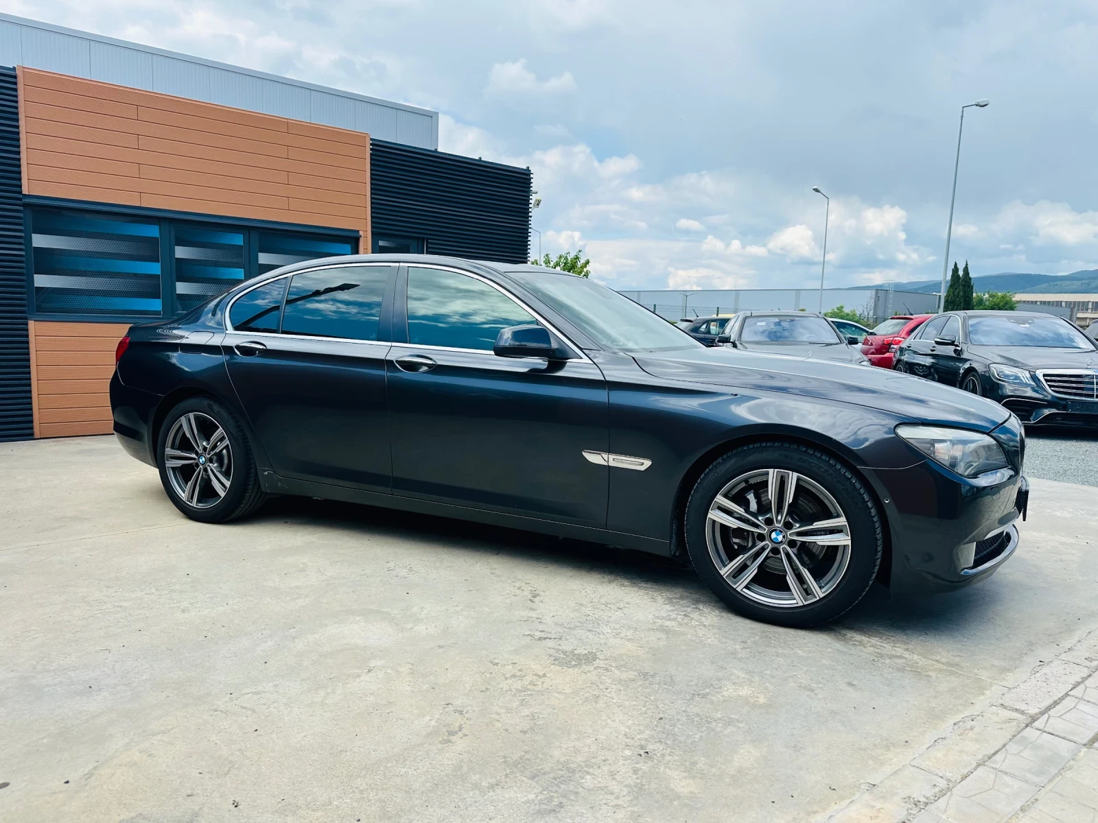 BMW 730 3.0D/Navi/Камера - изображение 4