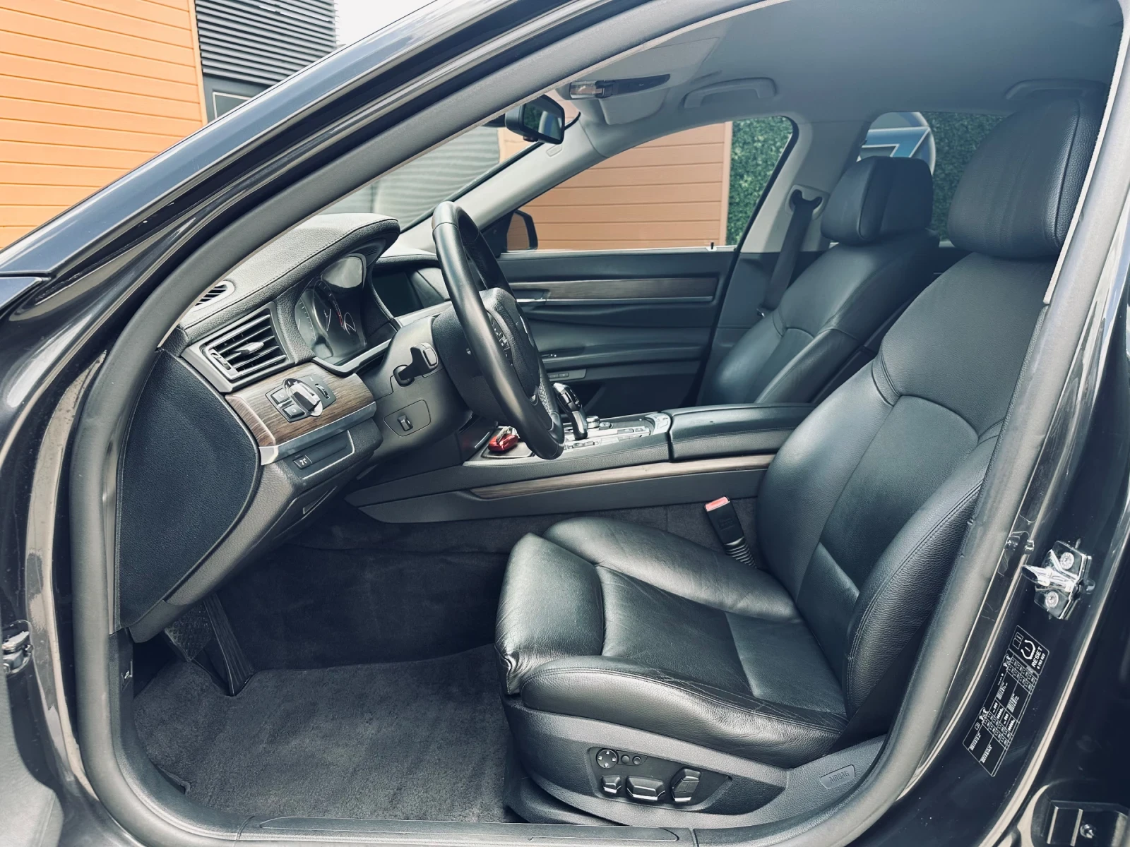 BMW 730 3.0D/Navi/Камера - изображение 8