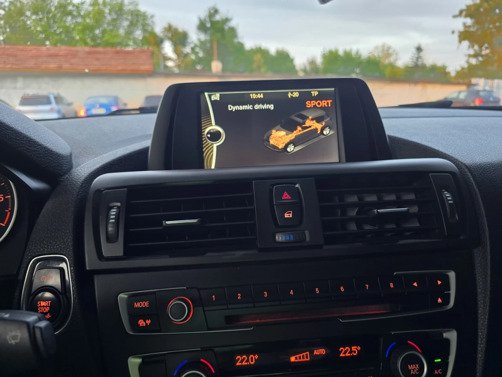 BMW 116  2.0 116d /SPORT/AUTOMATIC - изображение 10