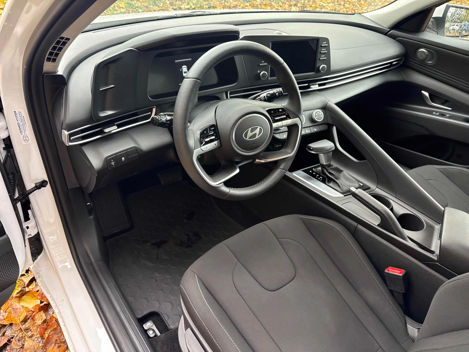 Hyundai Elantra * CARFAX *    | Mobile.bg   7