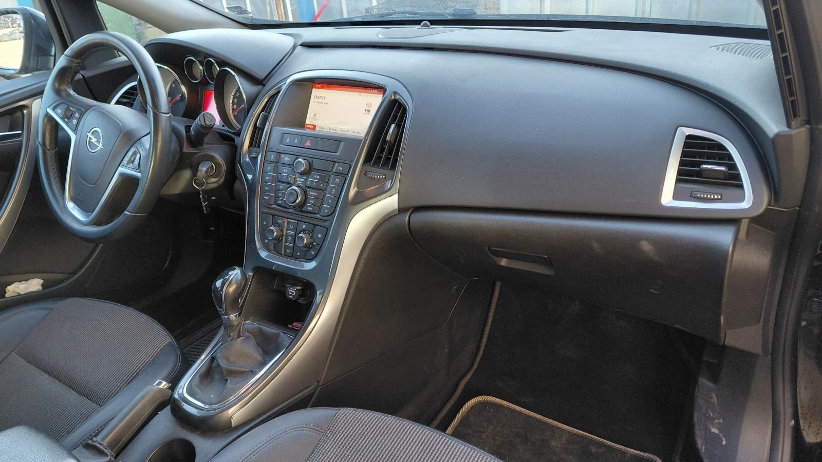 Opel Astra 1.7cdti 131kc, снимка 8 - Автомобили и джипове - 53747521