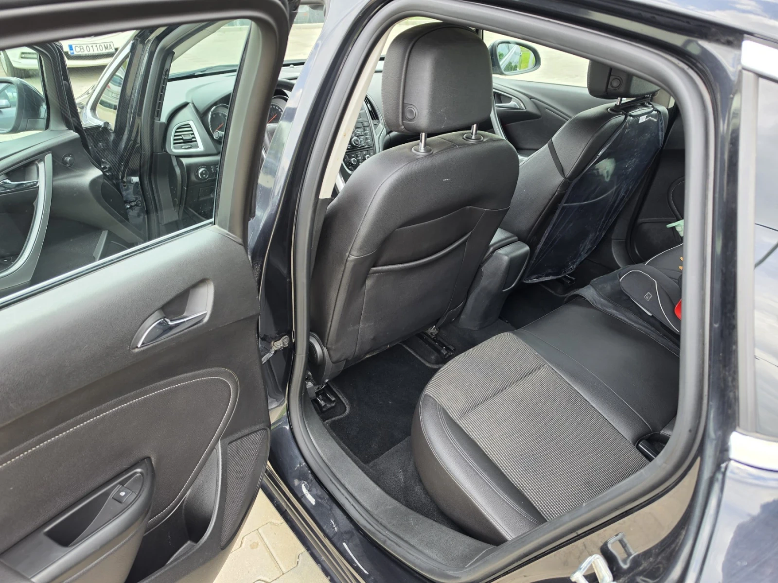 Opel Astra 1.7cdti 131kc, снимка 12 - Автомобили и джипове - 53747521