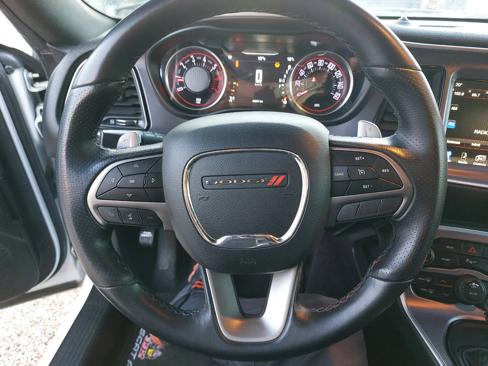 Dodge Challenger RT 5.7 HEMI, снимка 10 - Автомобили и джипове - 54146888