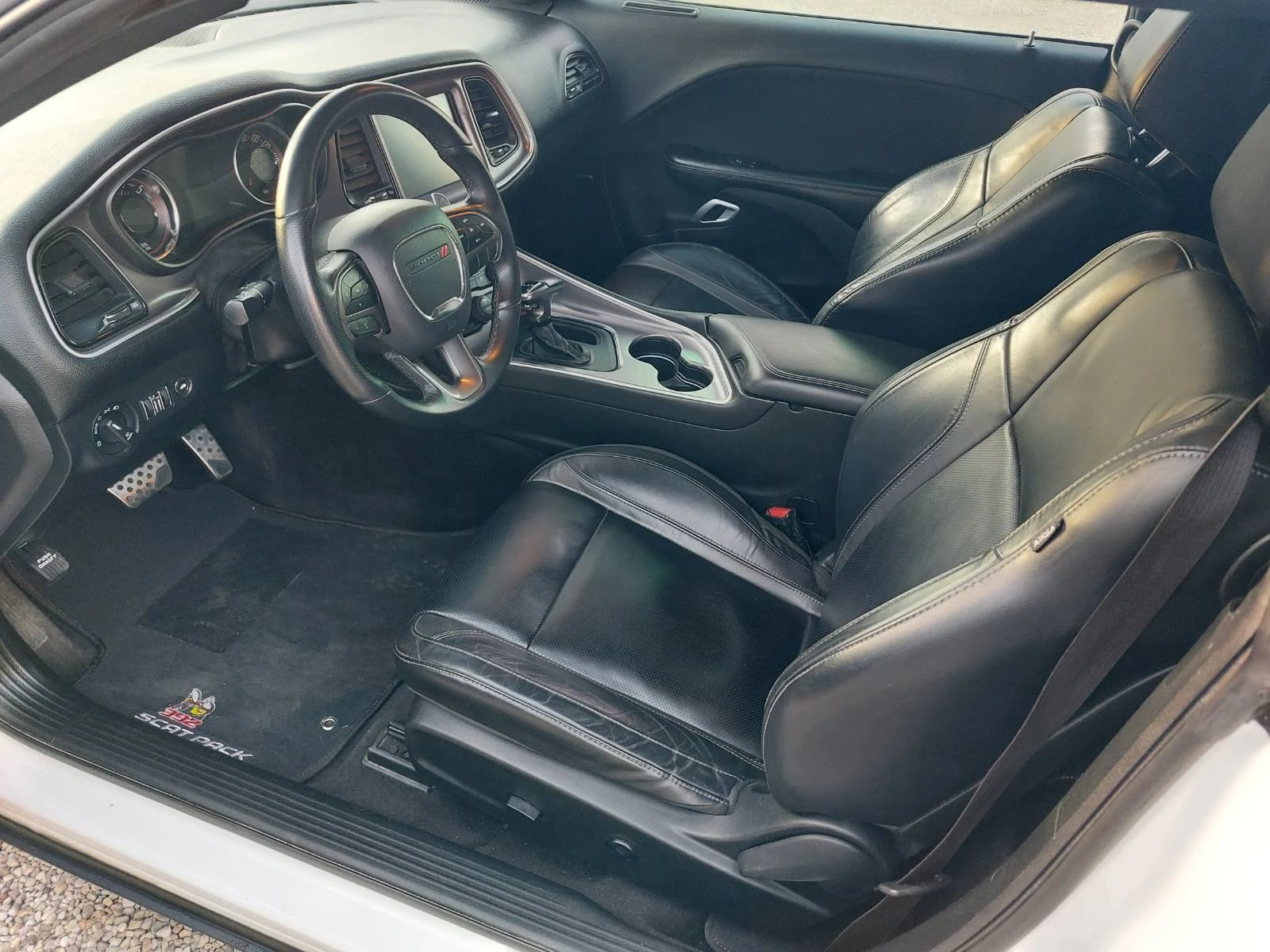 Dodge Challenger RT 5.7 HEMI, снимка 9 - Автомобили и джипове - 54146888