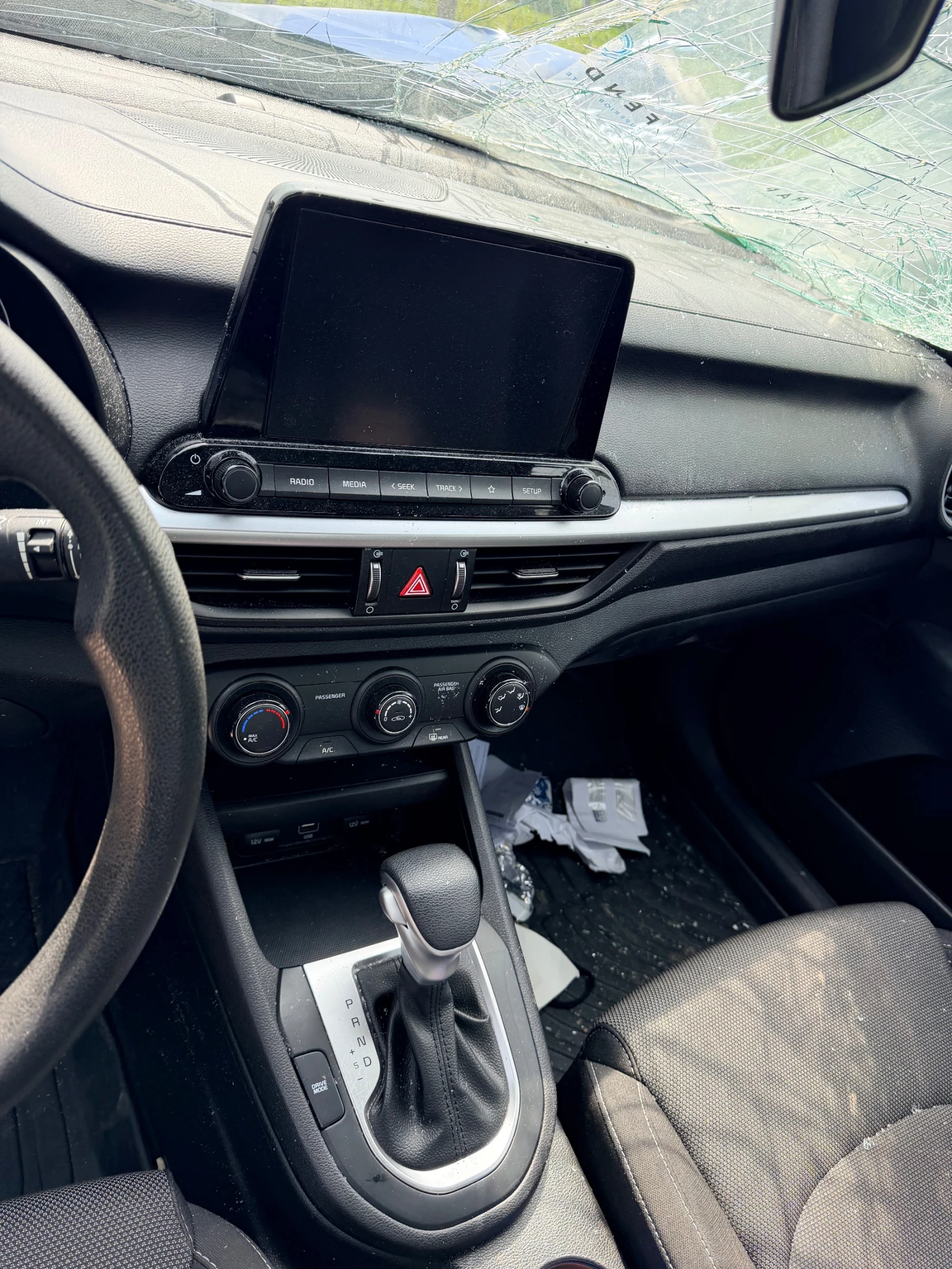 Kia Forte 2.0MPI 4GNH, снимка 8 - Автомобили и джипове - 54178765