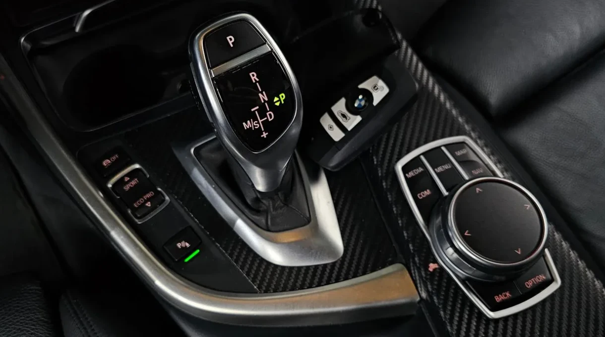 BMW 330 M SPORT * HEAD UP * LED * КАМЕРА * , снимка 9 - Автомобили и джипове - 55409087