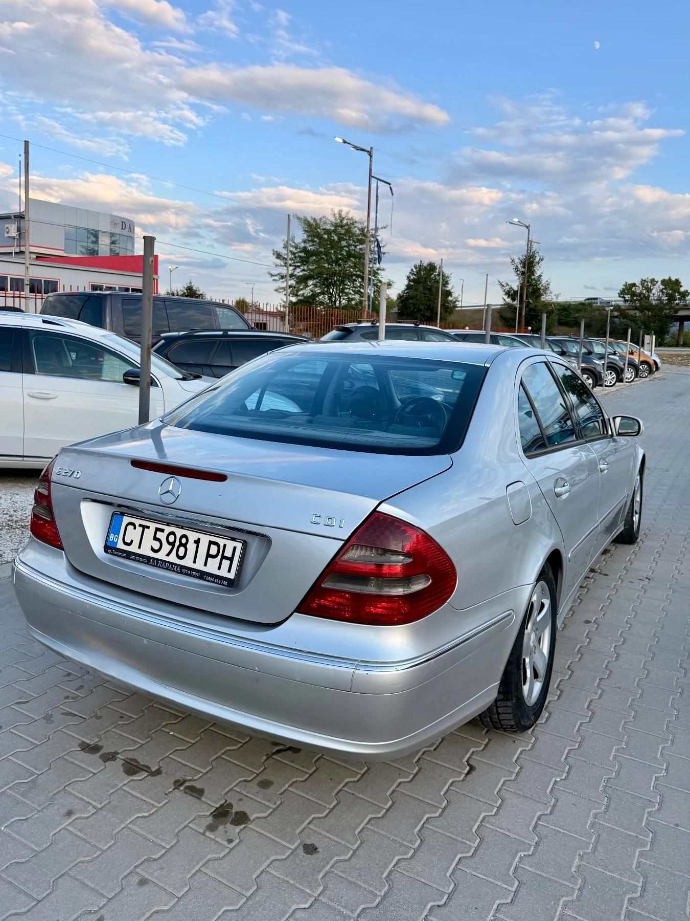 Mercedes-Benz E 270 Обслужена* Клима* Всичко платено* , снимка 7 - Автомобили и джипове - 55436548