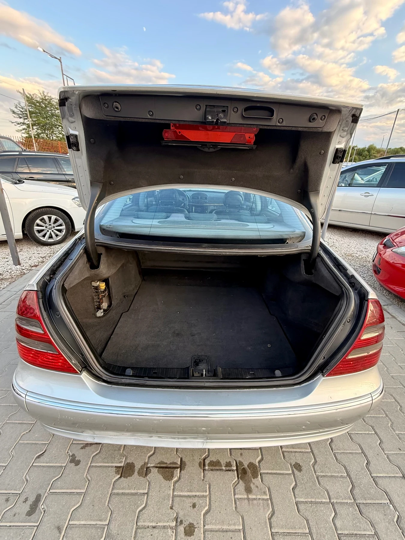 Mercedes-Benz E 270 Обслужена* Клима* Всичко платено* , снимка 10 - Автомобили и джипове - 55436548