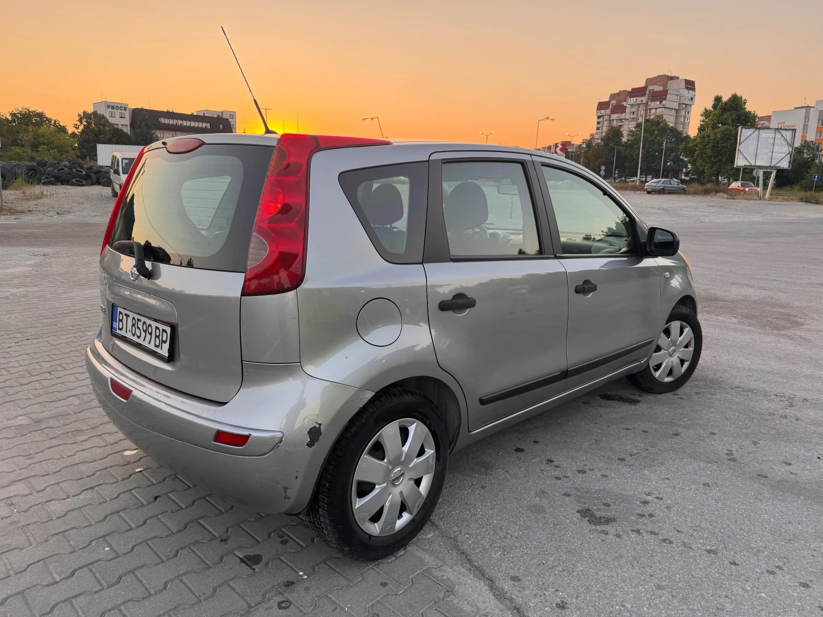 Nissan Note, снимка 3 - Автомобили и джипове - 55547052