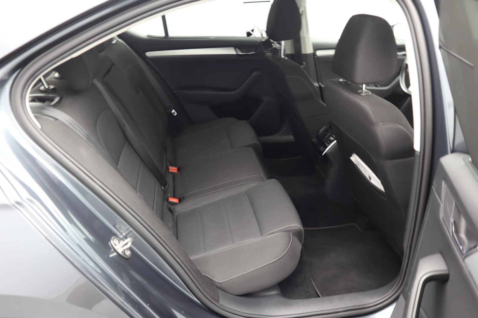 Skoda Superb 4x4, снимка 11 - Автомобили и джипове - 55562369