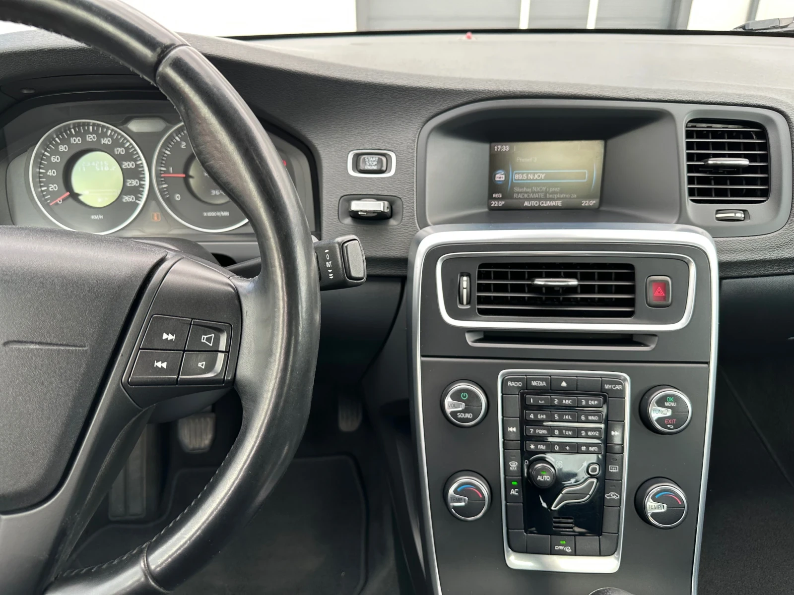 Volvo S60 D3, снимка 13 - Автомобили и джипове - 55610058