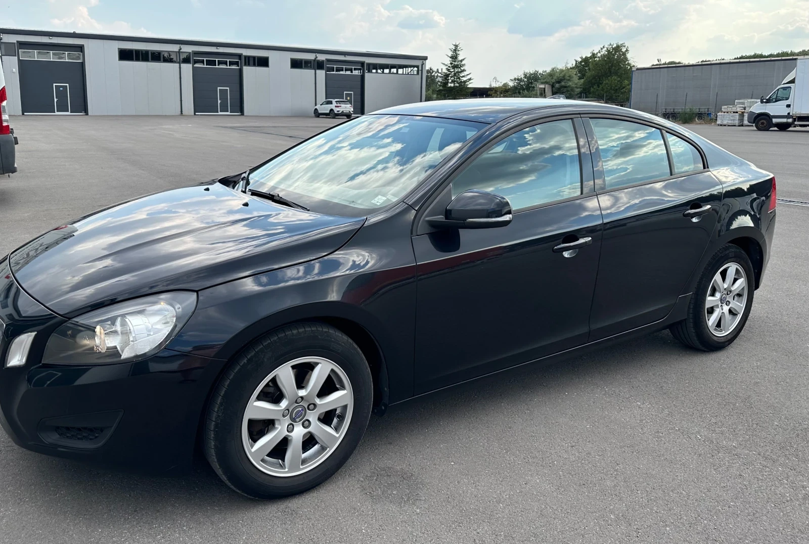 Volvo S60 D3, снимка 2 - Автомобили и джипове - 55610058