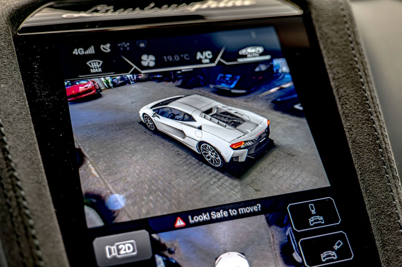 Lamborghini Temerario 4.0 PHEV/4WD/3D Камера/Керамика/Lift/PDC/Side Assi, снимка 12 - Автомобили и джипове - 55637169