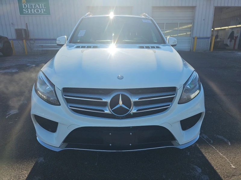 Mercedes-Benz GLE 350 AMG* 4MATIC* Harman/Kardon* Ambient* Пано* Подгрев, снимка 2 - Автомобили и джипове - 48689947